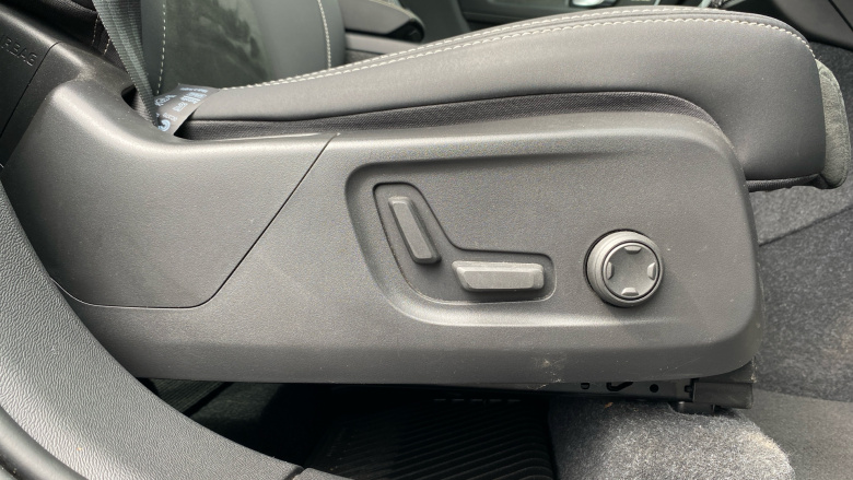 Volvo Xc40 1.5 T5 Recharge PHEV Ultimate Dark 5dr Auto Estate